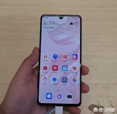 P30玩游戏卡不卡，掉不掉帧？论综合性哪个手机好？-第1张图片