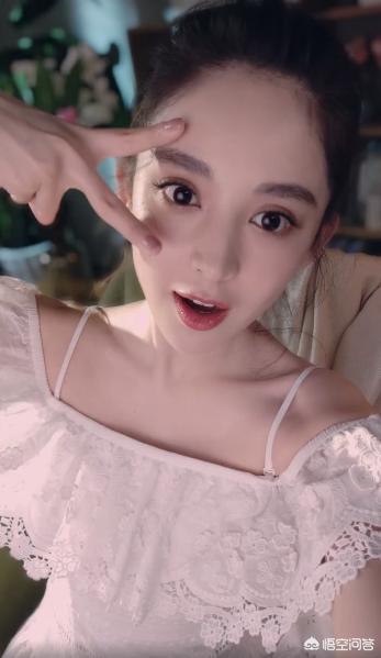 国产手机里，哪款手机的夜景自拍效果最好？-第1张图片