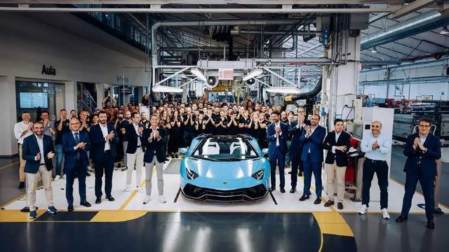 兰博基尼大牛Aventador，兰博基尼超跑AVENTADOR-第2张图片