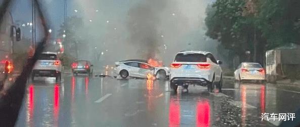 特斯拉最近发生了什么事，特斯拉发生了什么事情-第1张图片