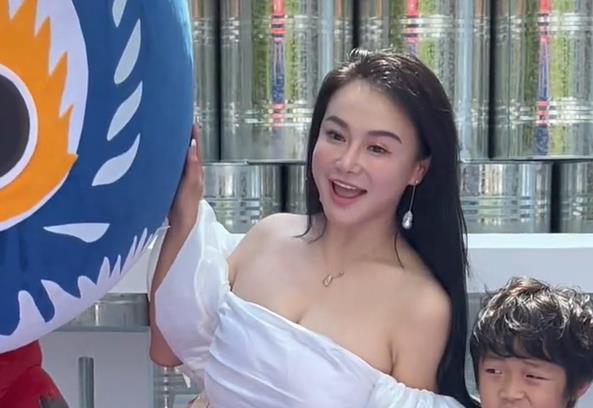 冉莹颖带三个儿子参加活动视频，冉莹颖带三个儿子参加活动照片-第7张图片