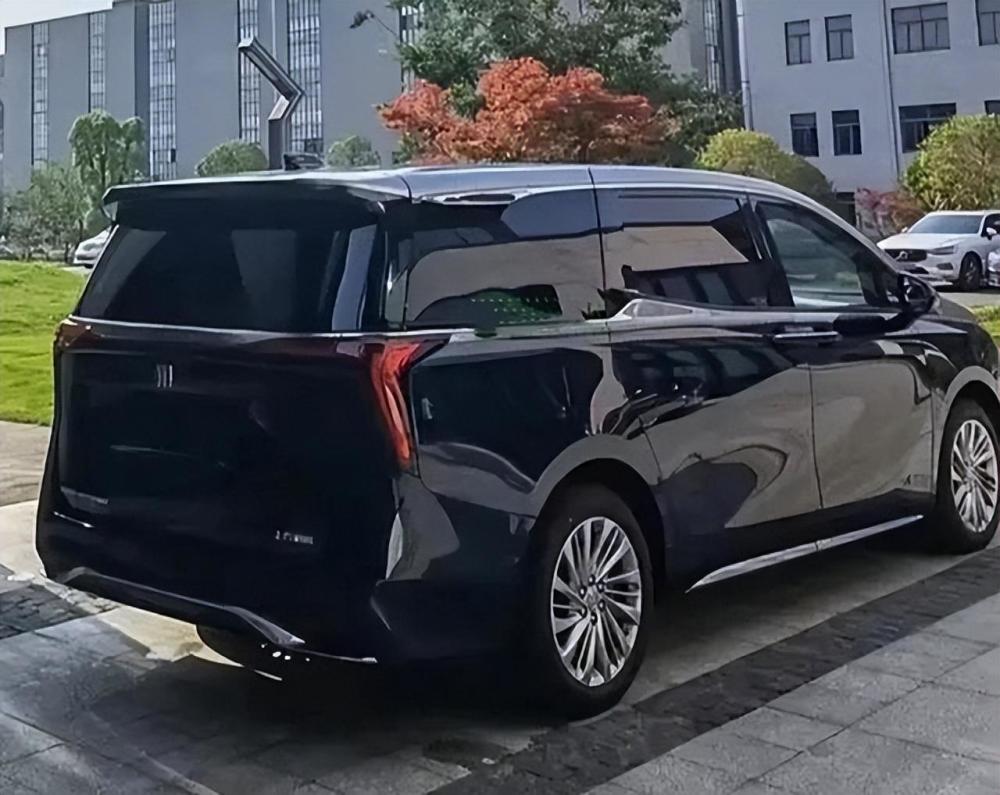 别克跟埃尔法一样的叫什么，别克出了一款像埃尔法-第8张图片
