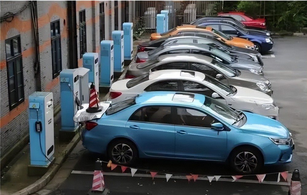 特斯拉高速堵车6小时，特斯拉高速堵车怎么办-第7张图片
