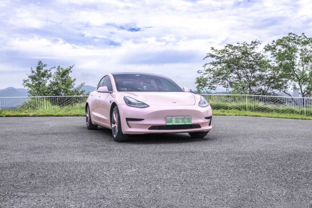 小鹏汽车p7和特斯拉model3，小鹏p7和特斯拉model3对比-第1张图片