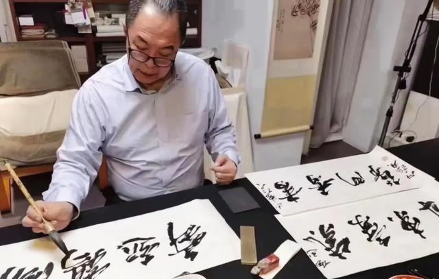 张铁林的书法水平如何，张铁林的书法如何介绍-第1张图片