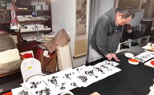 张铁林的书法水平如何，张铁林的书法如何介绍-第2张图片