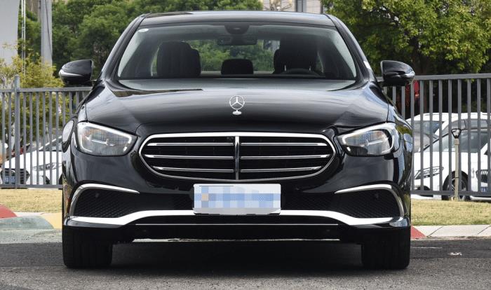 宝马5系吊打奔驰E级，宝马5系 奔驰e级对比-第2张图片