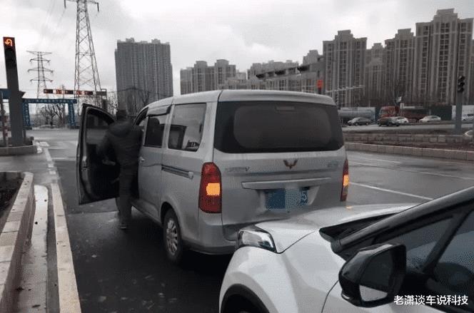 等红绿灯的时候为什么要挂n挡，开自动挡的车等红灯用什么挡-第7张图片
