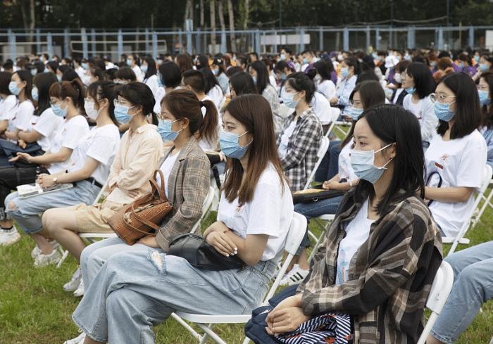 母亲拉黑读大学的女儿怎么办，母亲拉黑读大学的女儿犯法吗-第3张图片