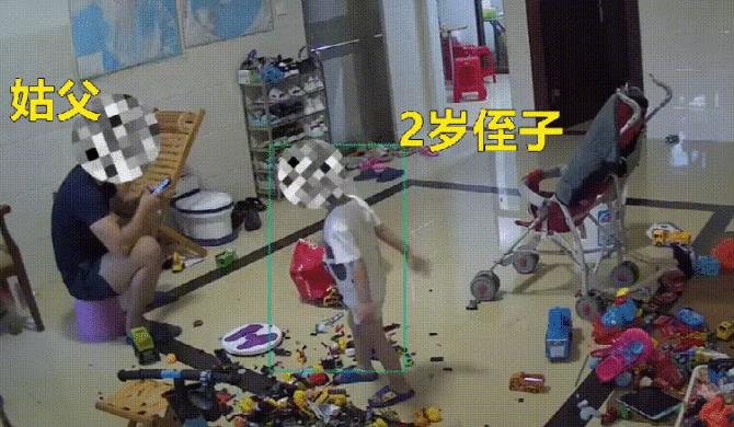广东2岁小孩逗姑父玩耍，广东2岁小孩逗姑娘玩-第1张图片