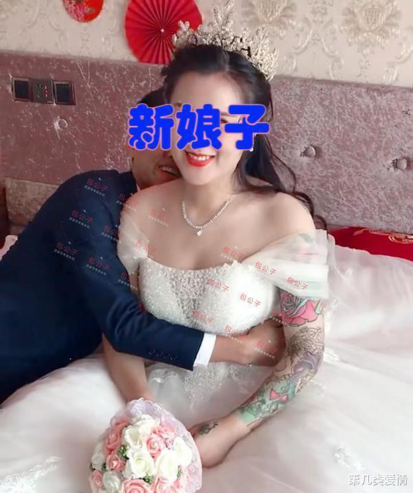 婚礼现场新娘扔手捧花，婚礼现场新娘手捧花束-第2张图片