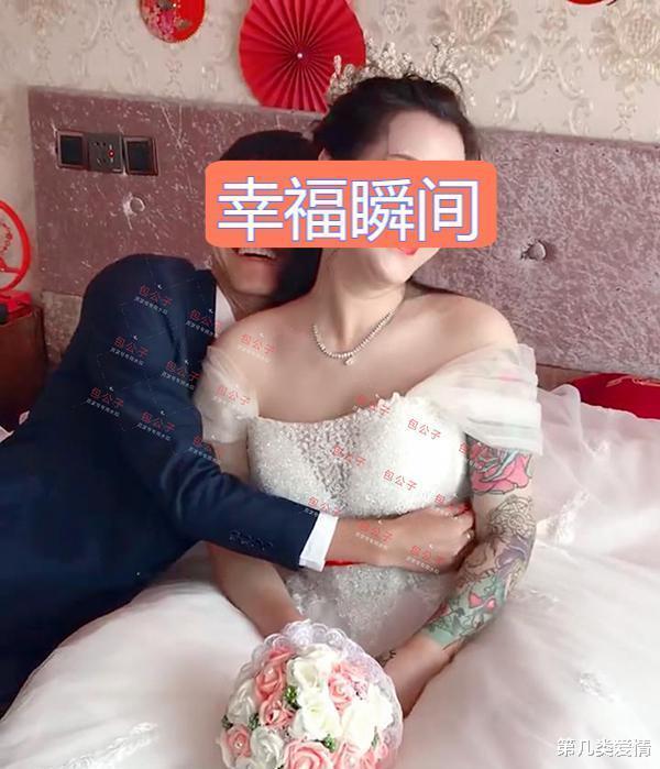 婚礼现场新娘扔手捧花，婚礼现场新娘手捧花束-第6张图片