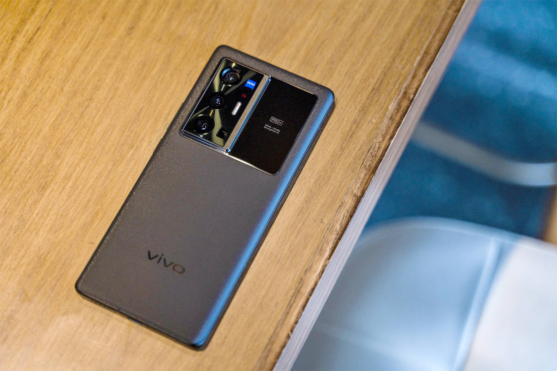 颜值与实力并存，vivo X70系列三款手机哪款最适合入手？-第2张图片