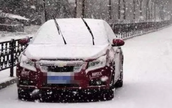 为什么暴雪天气开车的人们宁愿打车也不愿自己开车？-第1张图片