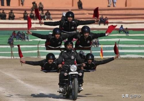 印度阅兵时的摩托车杂技表演有没有实战意义？-第2张图片