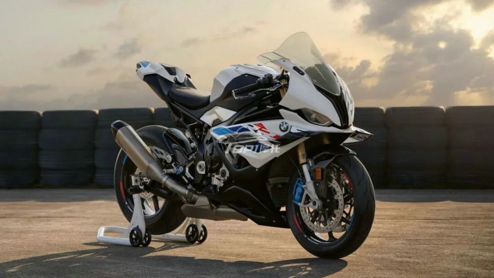 宝马s1000rr新款配置，宝马s1000rr顶配-第1张图片