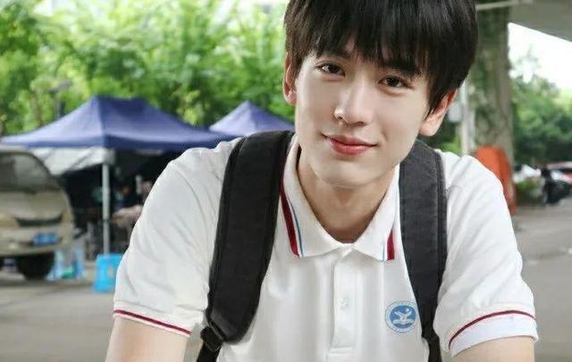 盘点高颜值90后校园男主文，盘点高颜值90后校园男主小说-第8张图片