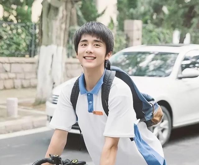 盘点高颜值90后校园男主文，盘点高颜值90后校园男主小说-第13张图片