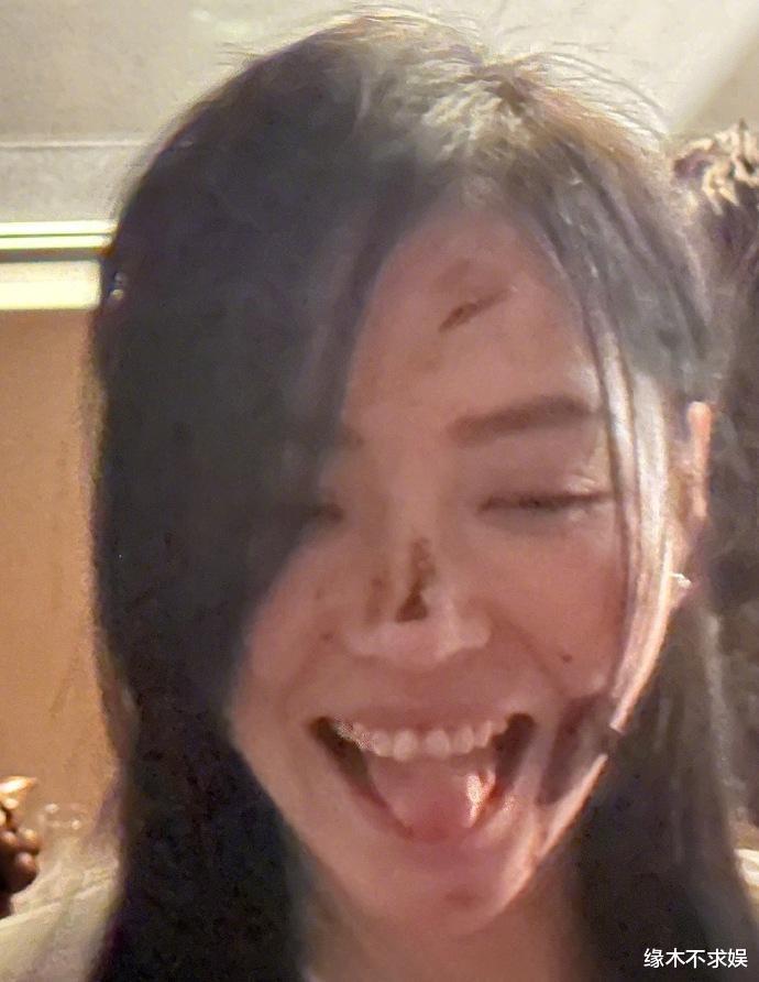 刘亦菲为张靓颖庆生视频，刘亦菲为张靓颖庆生的歌-第1张图片