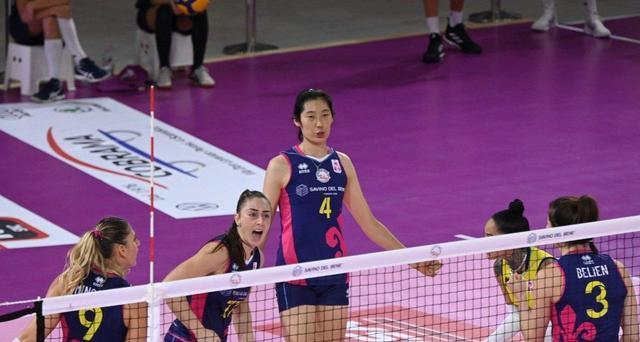 王者归来中国女排在那个国家，中国女排运动员朱婷 新闻-第2张图片