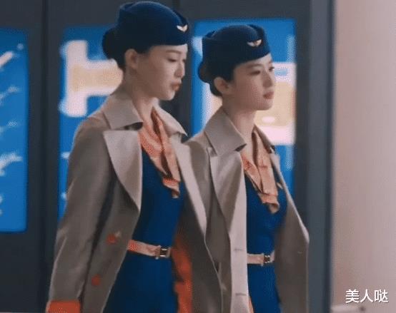 刘亦菲和唐嫣穿同款衣服，刘亦菲和唐嫣穿同款制服照片-第8张图片