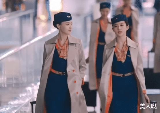 刘亦菲和唐嫣穿同款衣服，刘亦菲和唐嫣穿同款制服照片-第9张图片