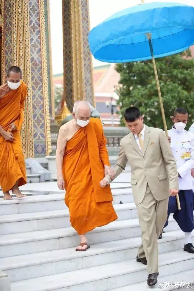 泰国全国一起为公主祈福的人，泰国全国一起为公主祈福的地方-第4张图片