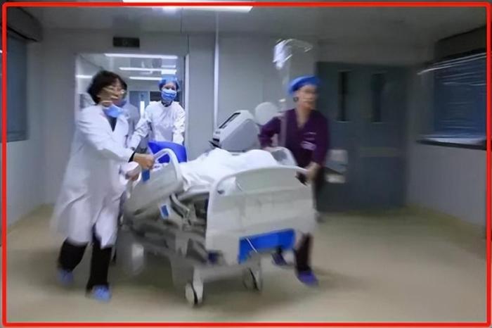 广州医生当场下跪视频，广州医生当场下跪图片-第31张图片