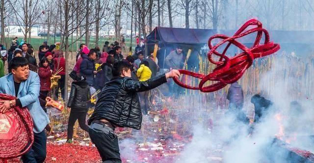 《人民日报关于禁燃烟花爆竹的评论，《人民日报关于禁燃烟花爆竹的评论》再次引用-第4张图片