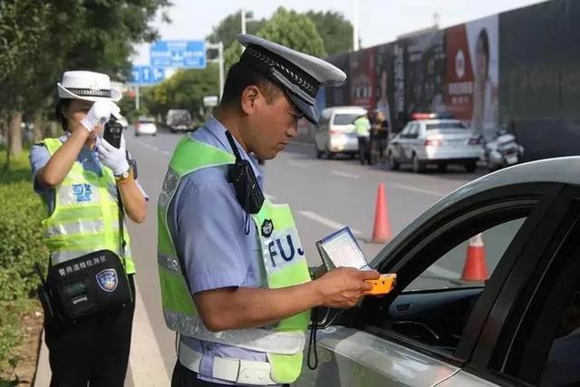 交警怎么发现无证驾驶，交警是怎么知道无证驾驶的-第2张图片