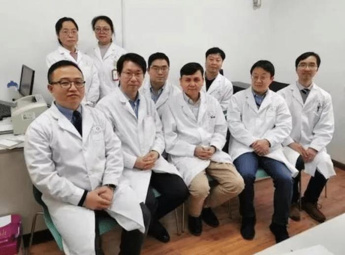 一夜之间变成老太婆的脸，一夜之间变成老太太是什么病-第4张图片