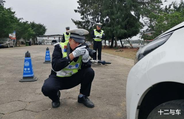 机动车没停在车位被撞了，车没停到车位被撞谁责任-第5张图片