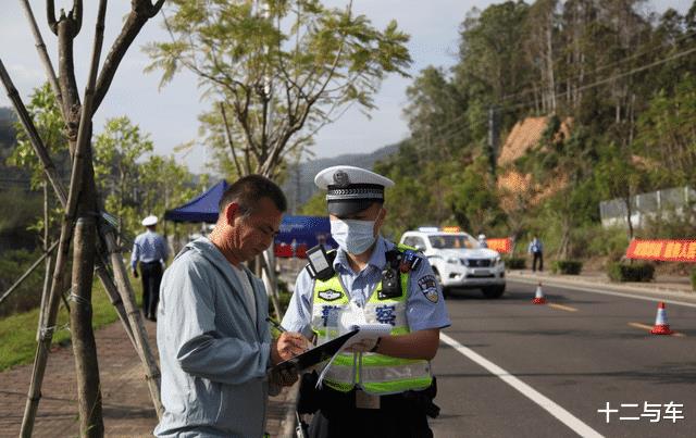 机动车没停在车位被撞了，车没停到车位被撞谁责任-第6张图片